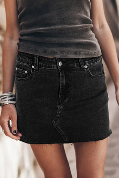 18e4ea18-0f26-496f-8577-518bf0923fd5-Max