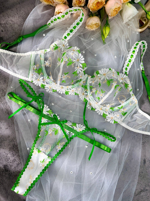Lovely Daisy Lace Lingerie Set