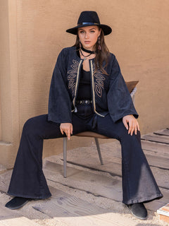 d7940cacd3d1430aba09e35c28736f16-Max