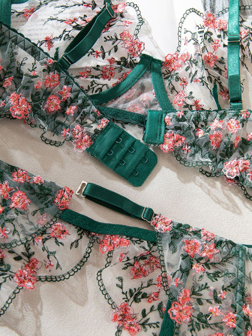 Isabella's Midnight Lace Desire Set