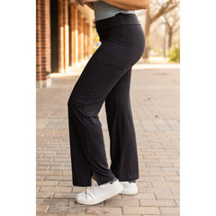 Ready to Ship  | The Rachel - Relaxed Fit Black Leggings with Pockets Round 2