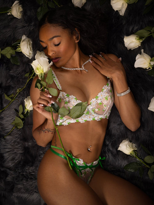 Lovely Daisy  Lace Lingerie Set