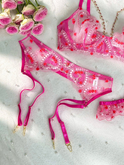 Gabrielle Love Chain Lingerie Set