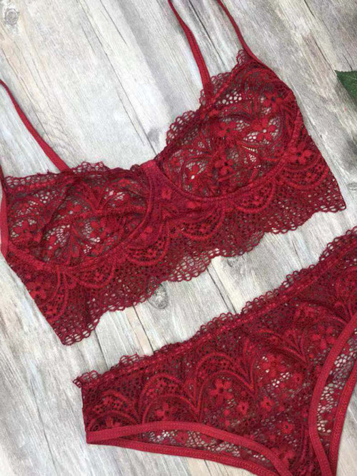 Juliet's Crimson Lace Desire Set