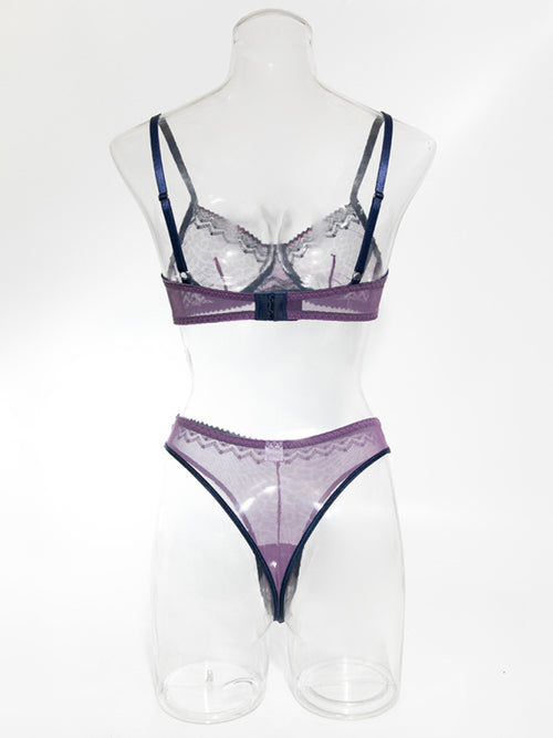 Lingerie Set: Scarlett's Midnight Embrace